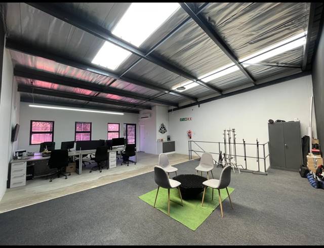 160M² WAREHOUSE TO LET IN BARBEQUE DOWNS